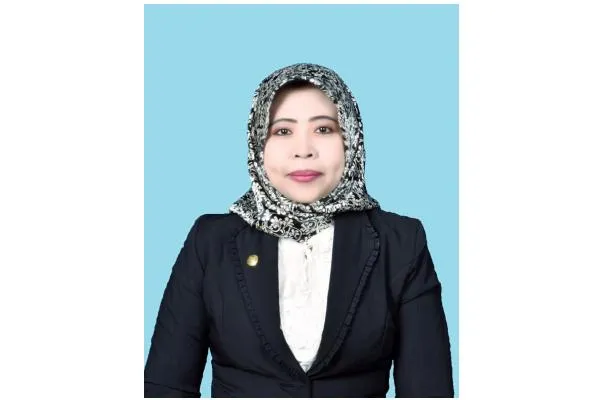 Dr. Triana Rejekiningsih